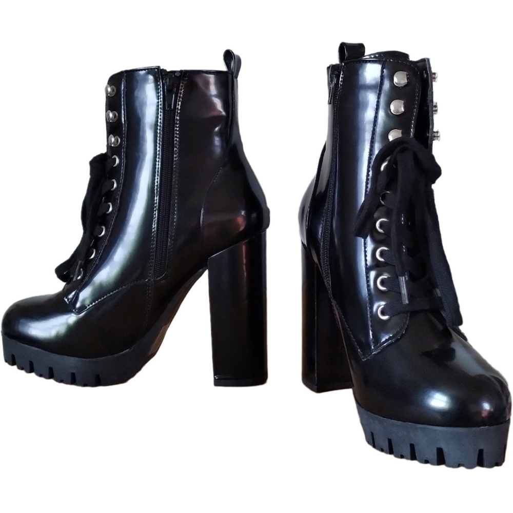 NWOT - Wild Diva Black Patent Lace Up Zipper Boots